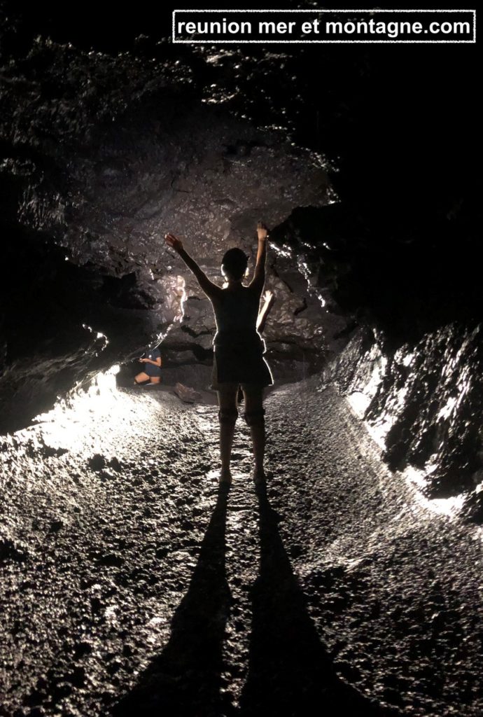 photo de la visite du tunnel de lave